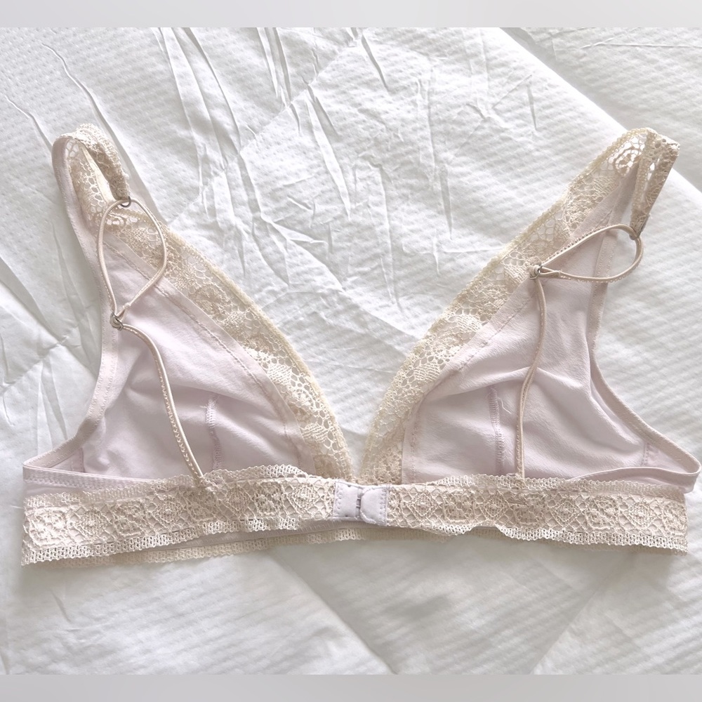 Victoria’s Secret Wireless Lilac & Lace Mesh Bra Size M - Picture 2 of 3